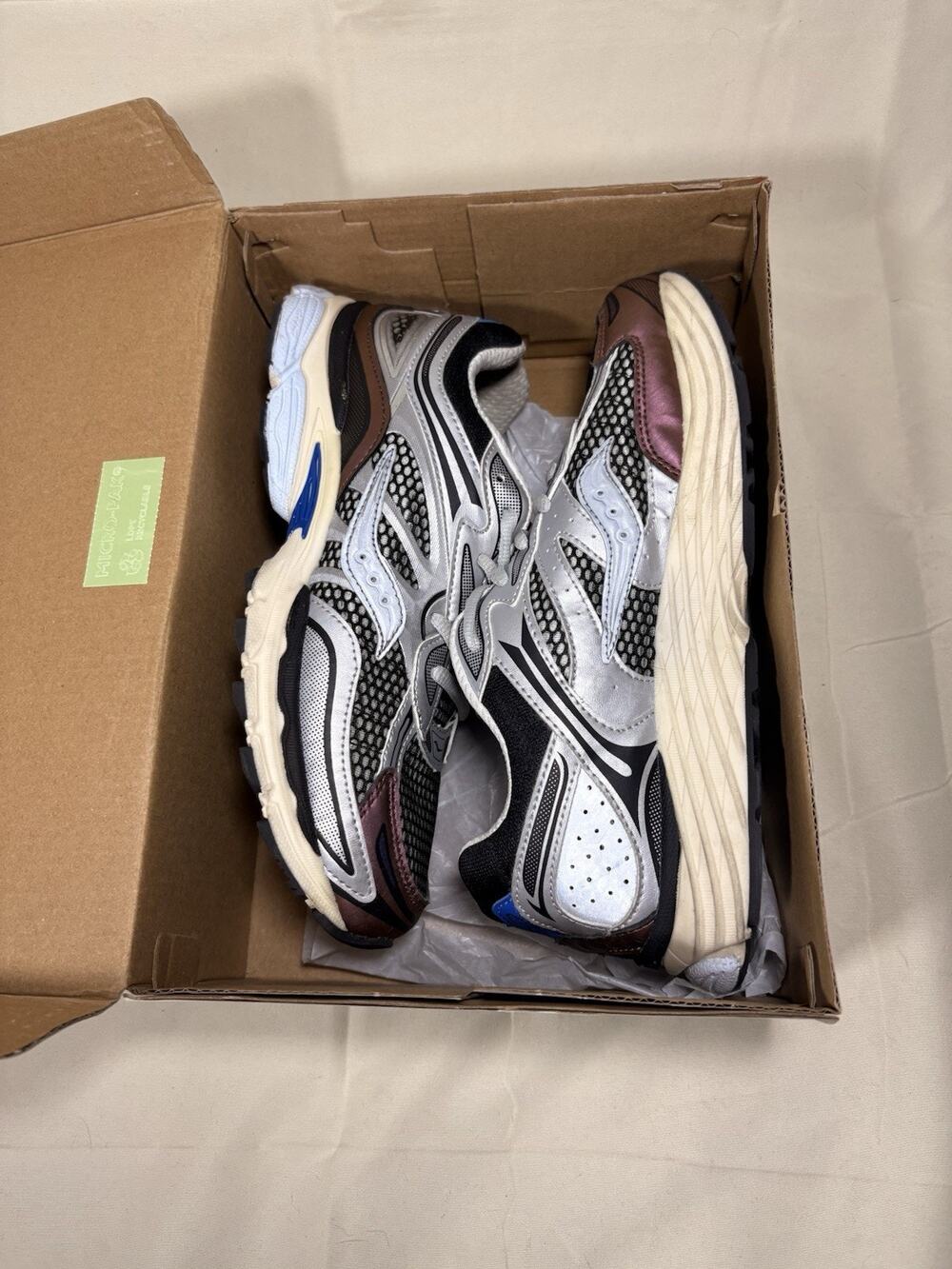 Saucony Omni 9 Silver/Burg Size 7M-9.5W